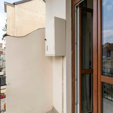 Comfy Apt - Stadio Olimpico & Pala Alpitur Apartment